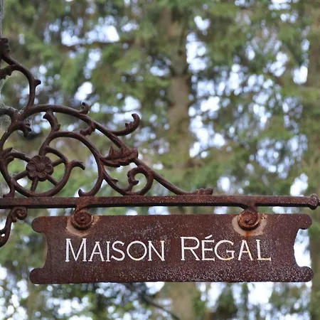 펜션 Maison Regal Purnode